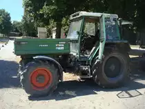 Fendt F380 Kompakt GT,
Gertetrger hier mit Ladepritsche,
wurde ab 1984 gebaut ,auch mit Allradantrieb,
Juli 2010 