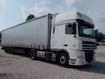 DAF-XF105.460 steht einsam und verlassen am Messegelnde in Ried i.I.;100625
