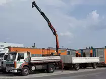 VOLVO_FL10(Bj.1989) hat den aufgebauten Palfinger Kran P-106 zum Versteigerungstermin ausgefahren;100626