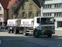 DAF 85 360 Absetzkipper mit Anhngeer unterwegs in Gossau am 09.07.2010