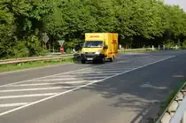 DHL IVECO Transporter ist so eben von der A44 gekommen um in das Postlager Gdderath zu fahren. 18.5.2010