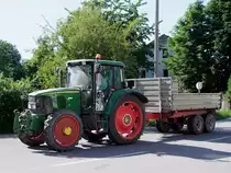 JohnDeere-6320 tuckert mit seinem Einachtandemkipper gemchlich durch Ried i.I.;100709