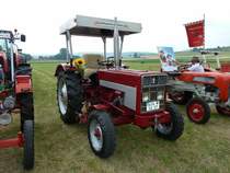 IHC 383 der Traktorenfreunde Pferdsdorf ausgestellt anl. Oldtimer- und Traktorenausstellung der Oldtimerfreunde Ufhausen am 04.07.2010 in Eiterfeld-Ufhausen 