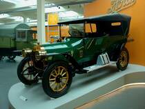 Horch Phaeton von 1911,
ein offener Tourenwagen, 4-Zyl.Motor mit 3177ccm, 28PS, 70Km/h,
Horch Museum Zwickau,
Juni 2010