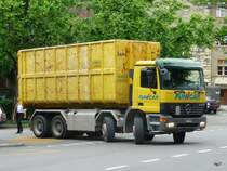 Mercedes Actros Absetzkipper unterwegs in Nidau/BE am 08.06.2010