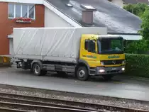Mercedes 1218 mit Pritschenaufbau in T�uffelen am 11.06.2010
