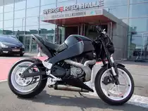  Schnittiges Motorrad  vor den Toren der Energie-Ried-Halle;100626
