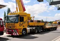 MB Actros Schwertransport  Flo�dorf  auf der Baustelle Bahnhof Euskirchen - 15.07.2010