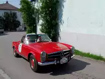MB230SL(W113)Bj.1966 erreicht als StartNr17 anl�sslich der 15e-Vierlanden-Veteran-Rally-2010 das Etappenziel in Waldzell;100629