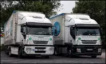 Knapp 3000 Km von der Heimat T�rkei entfernt verbringen diese zwei IVECO STRALIS 430 bzw. 450 den Sonntag auf dem Rasthof Sauerland-West. Hier sieht man deutlich die Unterschiede im Berreich der Fahrzeugfront. 