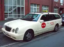 MERCEDES BENZ E-Klasse W210 T-Modell als Taxi in Herten am 30/07/2010