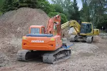 Ein Bagger von Doosan in Lehrte/Ahltnerstra�e, am 27.07.2010.