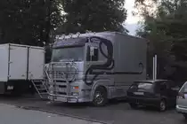 Mercedes Actros LKW am Sch�tzenplatz in Lehrte am 27.07.2010.