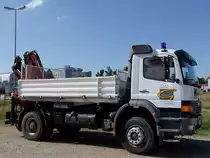 ACTROS wartet mit dem aufgebautem Hydraulikkran auf weitere Eins�tze;100731