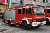 Ein LF 16/12 auf MB Atego der Magdeburger Berufsfeuerwehr. Fotografiert am 14.07.2010 vor dem City Carree. 
