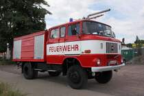 In einem top Zustand prsentiert sich dieser IFA W50 LA als TLF 16 GMK aus dem Brdekreis. Fotografiert am 31.07.2010 an der Lbecker Strae in Magdeburg. 