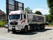 MAN Kippersattelschlepper in Lyss am 18.07.2010