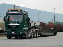 MAN V TGX 41.680 Zugmaschine mit Tieflader in Biel am 11.07.2010