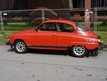 Saab 96GL. 1977-1980. Hier wurde ein 96 der letzten Serie mit zeitgenssischer Sportausstattung abgelichtet. Oldtimertreffen Kokerei Zollverein.