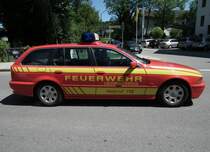 BMW Touring der Freiwilligen Feuerwehr Herrsching am Ammersee fhrt den Festzug an, Juli 2010