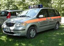 Mazda MPV des BRK abgestellt neben dem Festplatz in Herrsching am Ammersee, Juli 2010