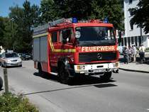 Lschfahrzeug der Freiwilligen Feuerwehr Herrsching am Ammersee als Festzugteilnehmer, Juli 2010