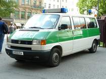 VW T4 der Mnchener Polizei in minzgrn-weier Lackierung im Stadtgebiet Mnchen, Juli 2010