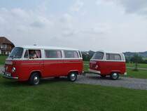 VW-T2 erscheint mit  T2-Anhnger  zur Oldtimerausstellung in Neukirchen/Vckla;100704