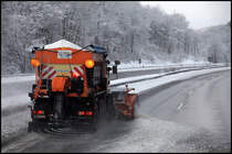 So wieder was vom Winterdienst 2009/2010: UNIMOG U500 zwischen Ldenscheid und Ldenscheid-Nord. (02.03.2010)