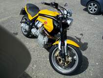 Moto Guzzi Griso,
luftgekhlter 90Grad-V2-Motor mit 110PS,
Aug.2010
