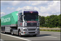 MAN - TGA XXL mit Kastenaufbau von Hubert Winnen ...gesehen am 4.8.10