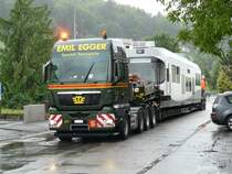 MAN Schwertransporter unterwegs in Schftland am 23.07.2010