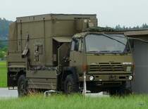 Schweizer Armee - Militrlastwagen Steyr auf dem Flugplatz in Emmen am 24.07.2010