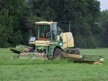 KRONE BIG-MII, ein ~360PS starker  Groflchenmher  mit einer Mhwerksbreite von ca. 9,70Mtr.;100726