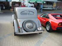 Heckansicht eines Adler Trumpf Junior mit Ambi Budd Ganzstahlkarosserie, wie er von 1936 bis 1941 ausgeliefert wurde. Bereits 1939 wurde der 100.000´te Trumph Junior verkauft. Da die deutsche Wehrmacht Kleinwagen mit Frontantrieb verschmhte, haben viele Adler und DKW´s den 2. Weltkrieg brlebt und auch noch in der Nachkriegszeit tapfer ihren Dienst verrichtet. Technoclassica.