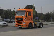 MAN TGX 14.440 im Lehrte/Edekarcenter am 05.08.2010