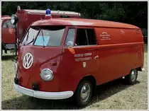 VW T1, BJ 1956, 1200ccm, 30 PS der freiwilligen Feuerwehr aus R�tgenbach beim Oldtimertreffen in Pr�m am 01.08.2010. 