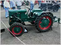 Ackerschlepper Holder Typ B 10/B, 1 Zyl, 503 ccm, 2 Taktmotor, leistet 10 PS bei 2200 U/min, fotografiert beim Oldtimertreffen in Pr�m. 01.08.2010 