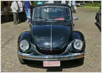 VW K�fer 1303, Cabrio von Karmann, BJ 1975 mit 34 PS, aufgenommen in Pr�m beim Oldtimertreffen am 01.08.2010. 