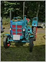 Hanomag Traktor, BJ 1952, mit 1399 ccm leistet 16 PS, aufgenommen beim Oldtimertreffen in Pr�m am 01.08.2010.