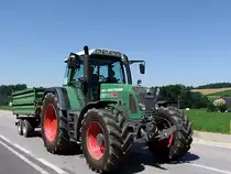FENDT-818vario ist mit einem leeren Kipper unterwegs;100709