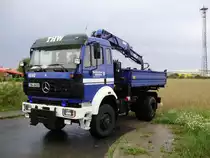 am 04.08.10
in salzgitter-lebenstedt
bei burger-king fotografiert
ein 
mercedes-benz sk kipper mit ladekran
der ortsgruppe helmstedt