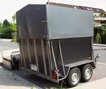 Pferdetransportanh�nger mit Plane in RE 10/08/2010