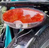 modernes ovales Fahrradr�cklicht mit LED Technik 03/08/2010