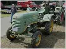 Traktor Bautz mit 18 Ps aufgenommen beim Oldtimertreffen in Pr�m am 01.08.2010.