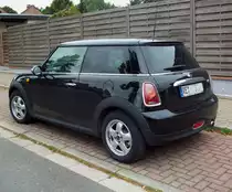 Mini Cooper in BLACK .-) geparkt in Herten 31/07/2010