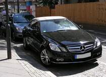 Mercedes-Benz E Klasse cabriolet. Aufgenommen: Juli 2010.