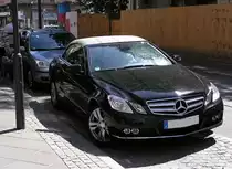 Mercedes-Benz E Klasse cabriolet. Aufgenommen: Juli 2010.