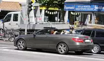 Mercedes-Benz E Klasse cabriolet. Aufgenommen: Juli 2010.