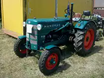 Hanomag R28, 4-Zyl.4-Takt-Dieselmotor mit 2799ccm und 28PS,
Traktorentreff Holzhausen Juli 2010